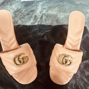 BEAUTIFUL GUCCI PUMP PEACH COLORED SANDALS! NEVER WORN! BRAND NEW!! WITH BOX!